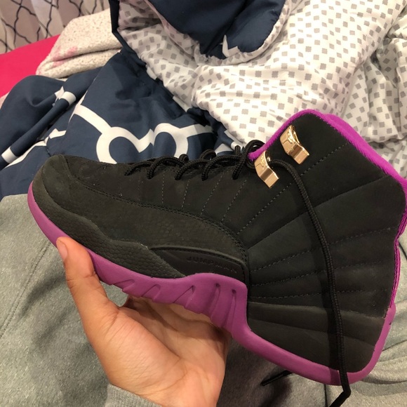 KIDS HYPER PURPLE AND BLACK 12s - Picture 2 of 3
